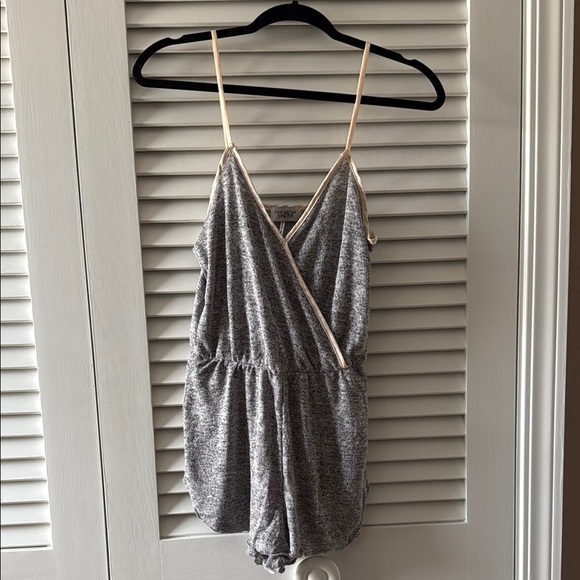 ✨ Urban Outfitters Cozy Knit Romper Intimates Teddy | Gray & Pink | Size XS ✨ - Picture 1 of 4